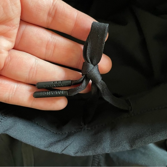 Balance Athletica Vitality Breeze Shorts Women’s XS Black Track Thong Liner NWOT - Picture 9 of 12